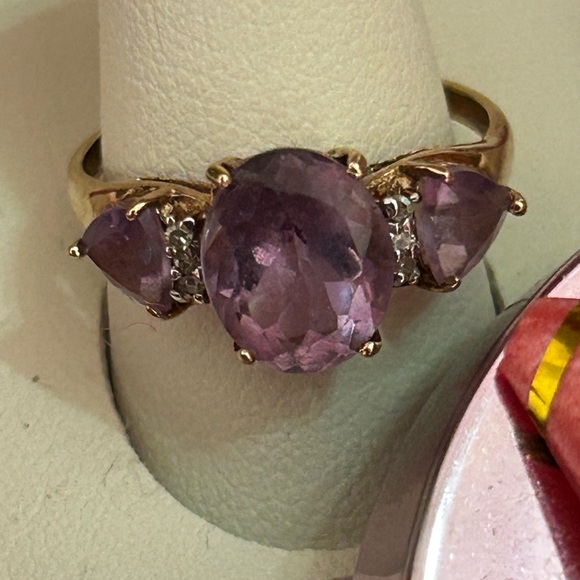 Jewelry - 10K Genuine Gold and Amethyst Ring